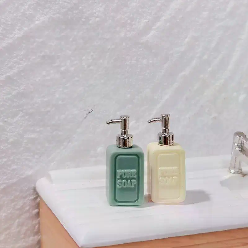 4 قطع موزع صابون مصغر على شكل  - مراجعة Resin Art Bottle وسعره