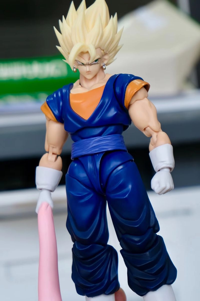 نموذج رأس سون غوكو من سلسلة در - مراجعة Resin Art Dragon Ball Z وسعره