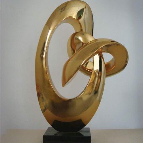 تمثال رائد فضاء ذهبي من الراتن - مراجعة Resin Art Business وسعره