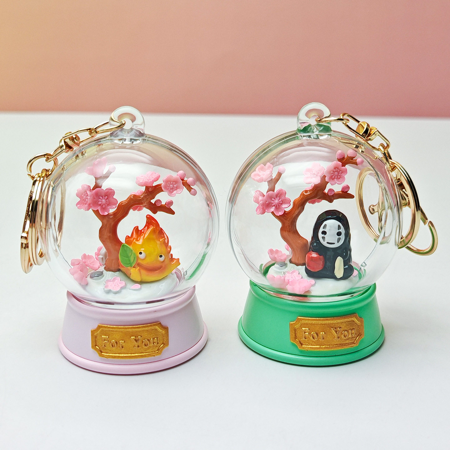 ميدالية مفاتيح هاياو ميازاكي ب - مراجعة Resin Art Case وسعره