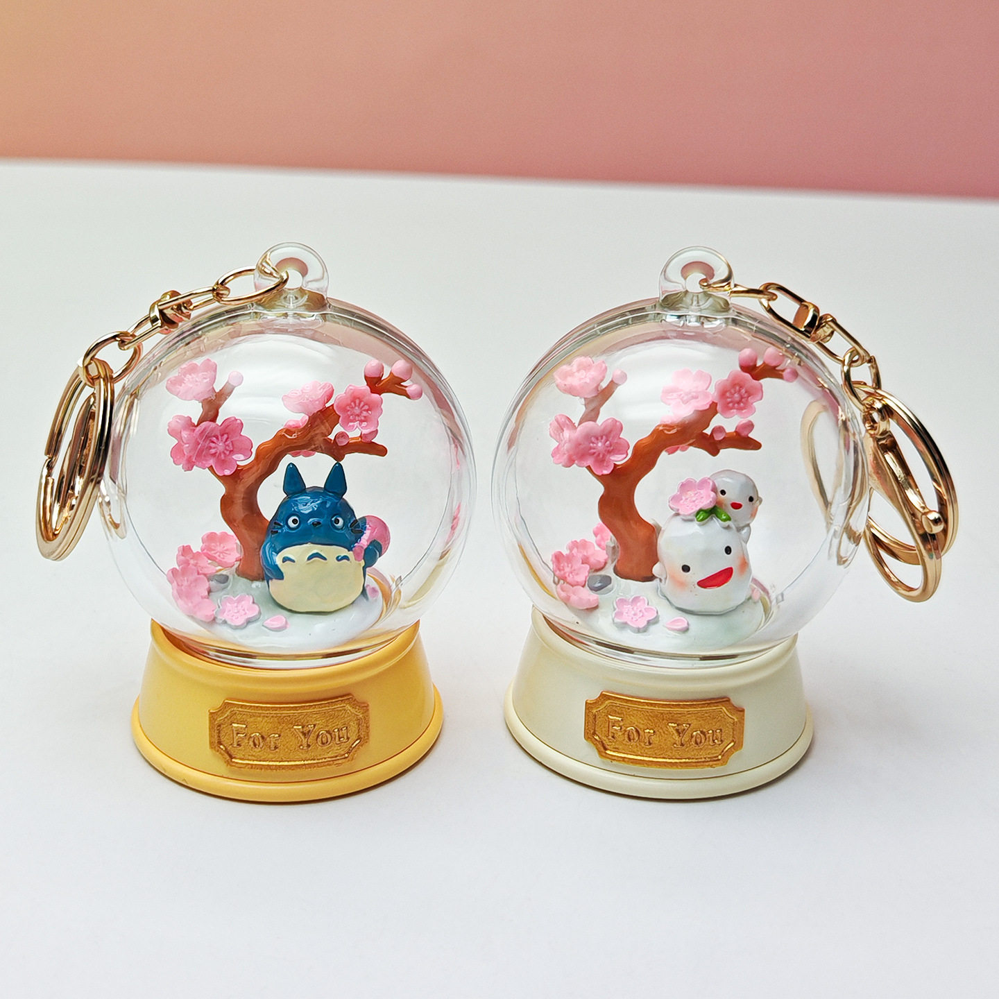 ميدالية مفاتيح هاياو ميازاكي ب - مراجعة Resin Art Case وسعره
